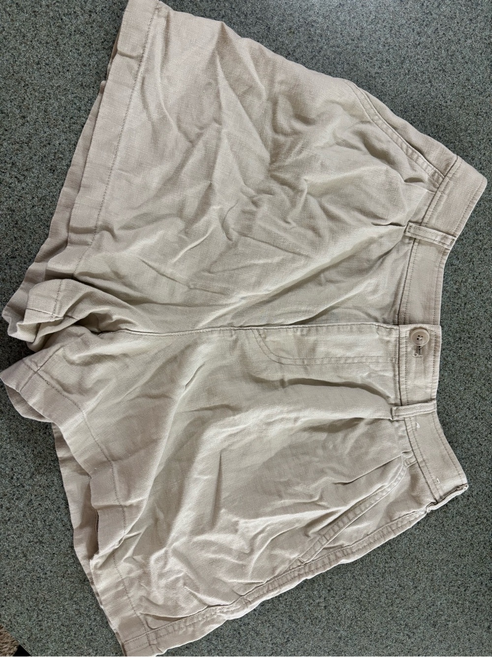 Uniqlo Women's Beige Bermuda Shorts